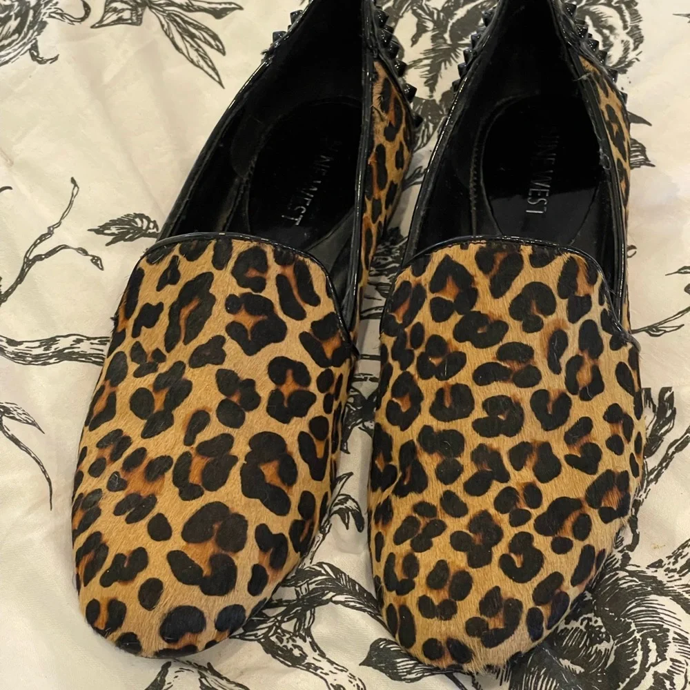 Nine West 6 Animal Print/Studded Back Slip Ons Cow Fur Leather Upper Real Fur‎